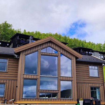 Mlodge - The Mountain Lodge Sogndal Buitenkant foto