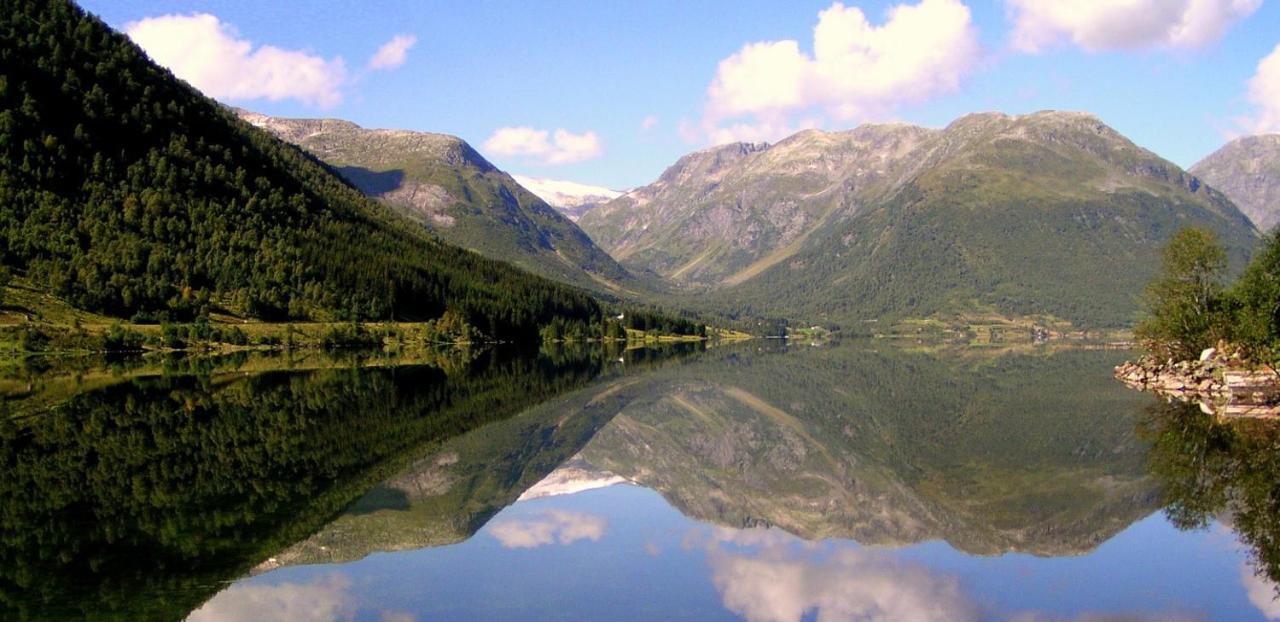 Mlodge - The Mountain Lodge Sogndal Buitenkant foto